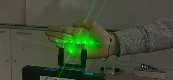 Investigar o fenómeno de difração: determinar o comprimento de onda, λ, da luz de um laser (11ºA – Física e Química A)
