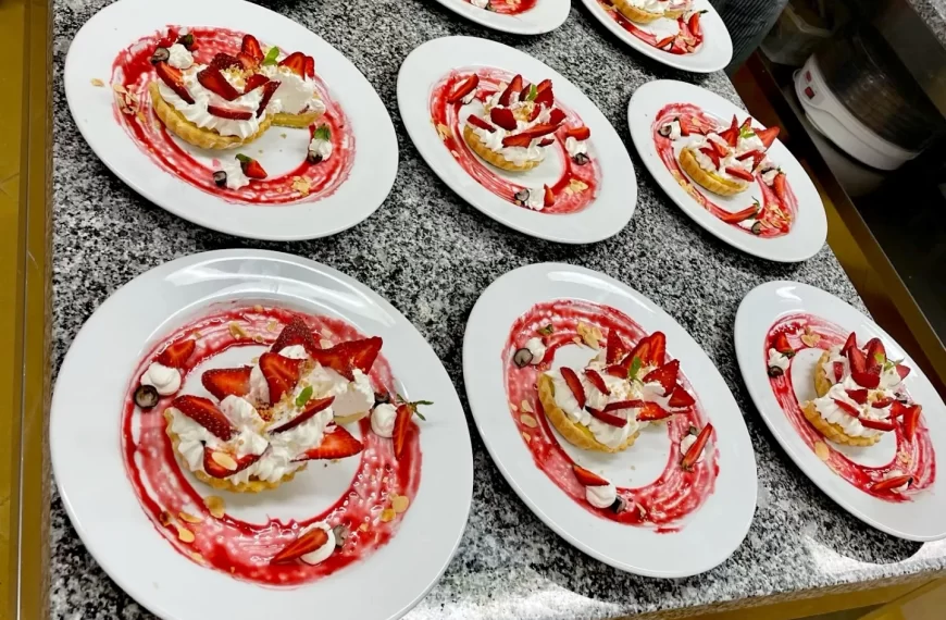 Preparação de almoço pelos alunos do 10°O | Curso Profissional de Cozinha/Pastelaria