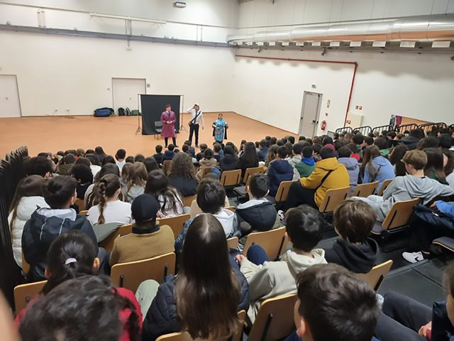 Teatro em Inglês Invade a Escola Secundária de Santa Maria da Feira!