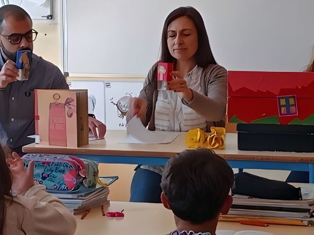 EB de Souto Redondo | A “Menina de Papel” encantou os alunos do 1.º ano