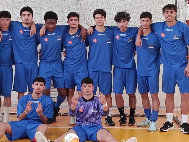 Equipa de Futsal Juvenis Masculinos: Dois jogos, duas vitórias e apuramento para a Final Four | Desporto Escolar